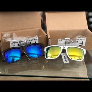 Two pairs of sunglasses for unisex - Kush brand
